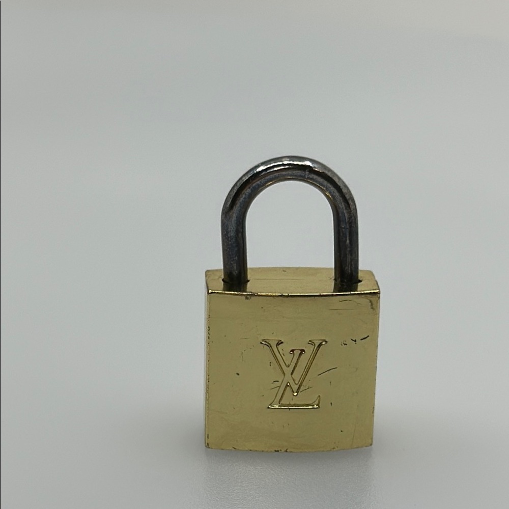 VINTAGE LOUIS VUITTON LOCK 100% AUTHENTIC​ - Picture 3 of 4
